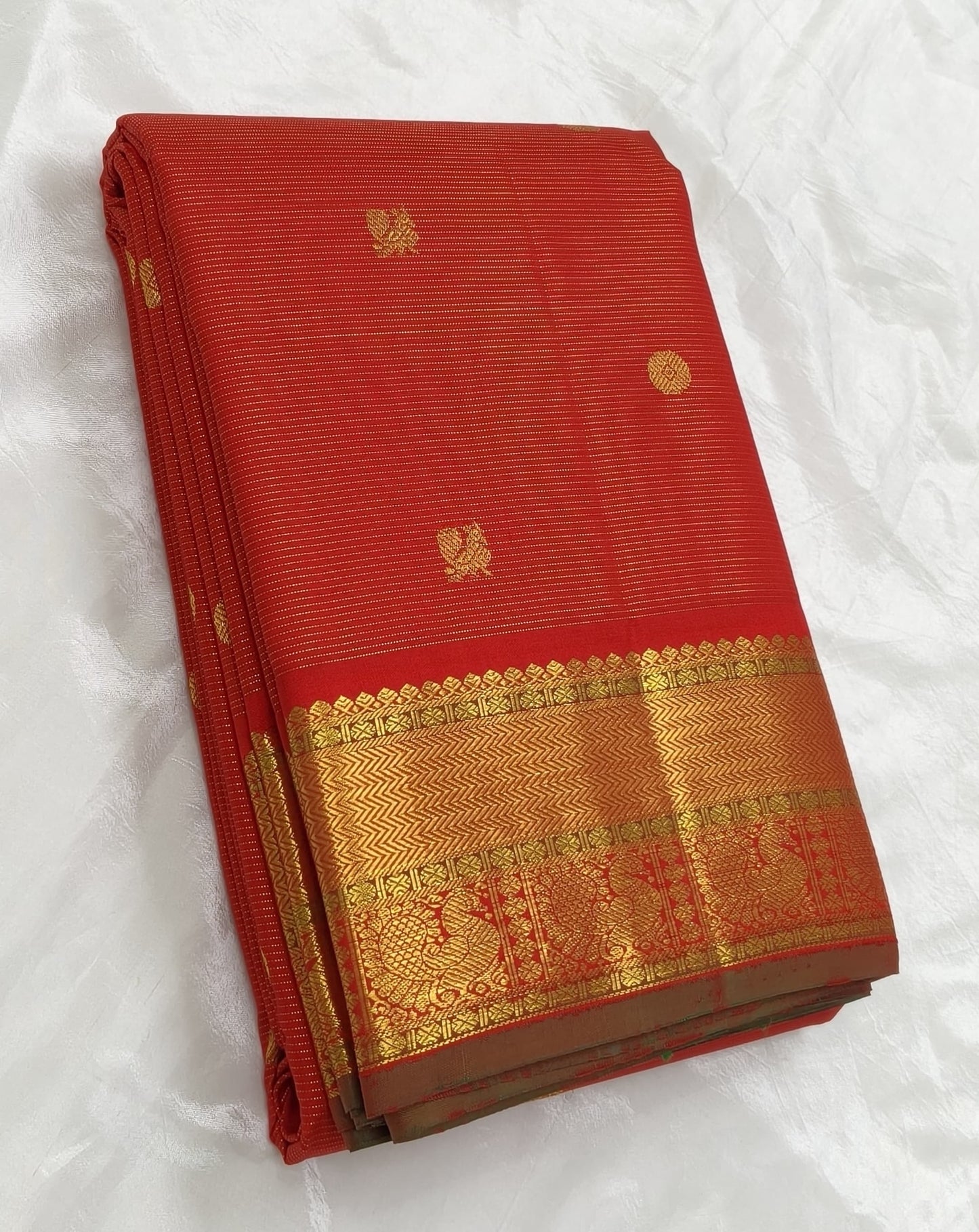 Red and Manthulir Green Handwoven Pure Silk Kanjivaram Saree with Floral Butta and Vairaoosi Weave