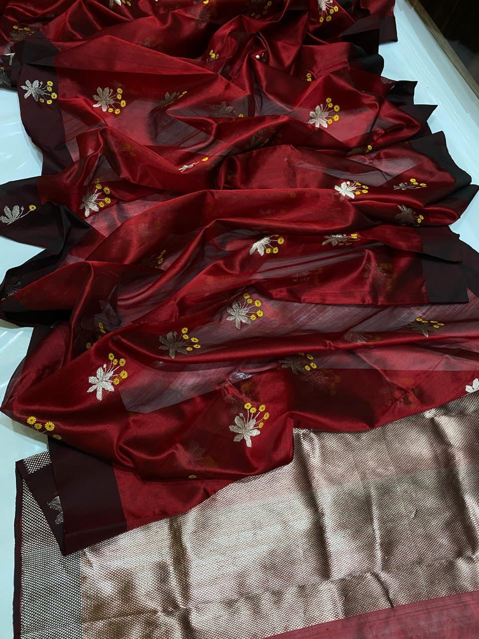 Deep red handwoven Pattu Silk Chanderi saree