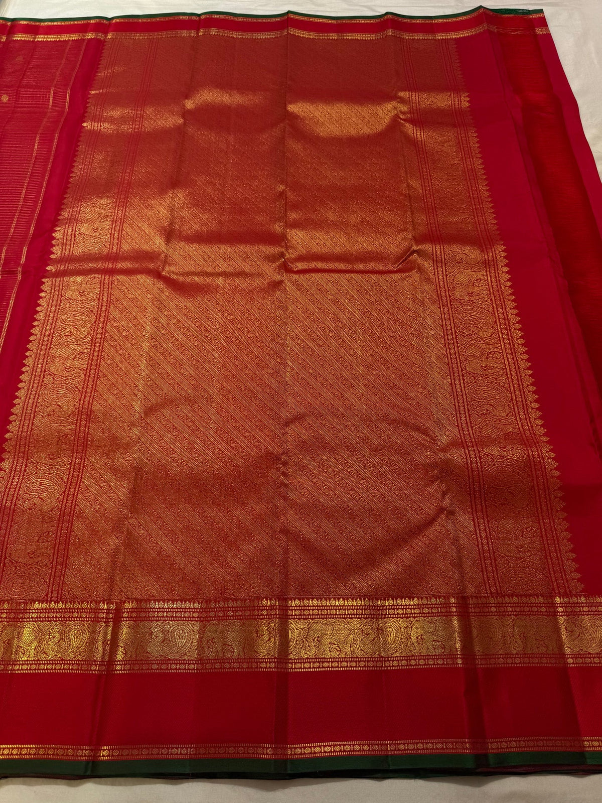 Handwoven Kumkumam Red Pure Silk Kanchipuram.