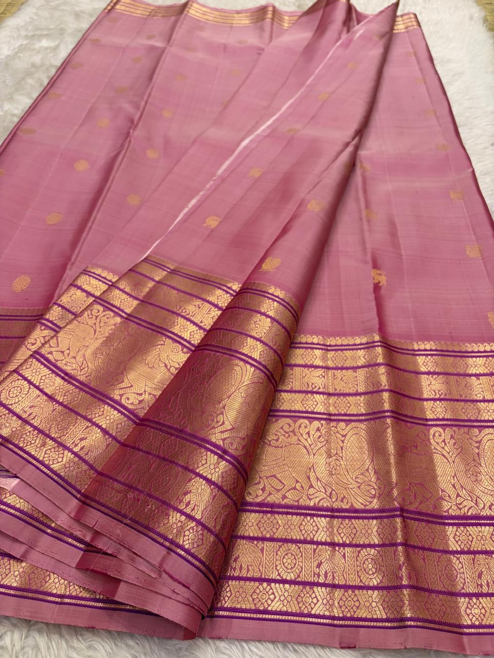 Purple silk stripe varisaipet border detail on rose pink handwoven Kanchipuram saree — Idam Living