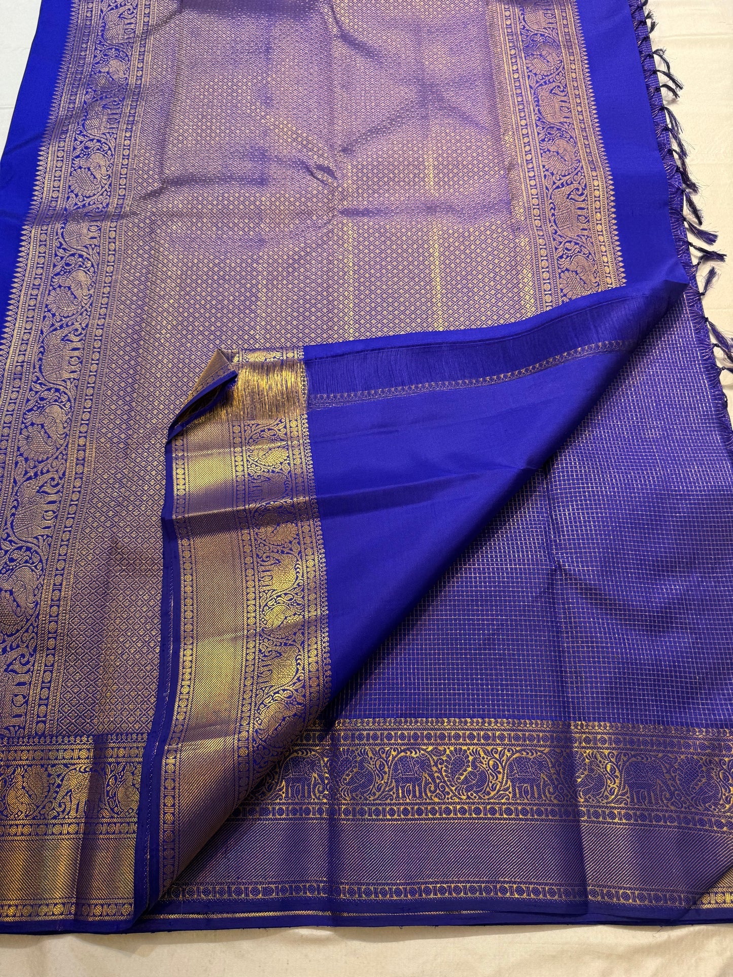 Royal blue Vairaoosi Kancheepuram silk saree, folded view
