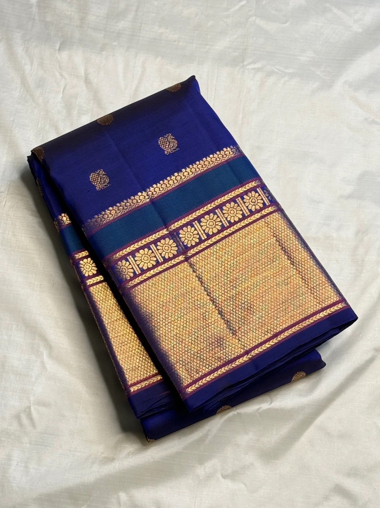 Royal Blue Handwoven Pure Silk Kanchipuram Saree with Mayil Chakram Butta Motifs