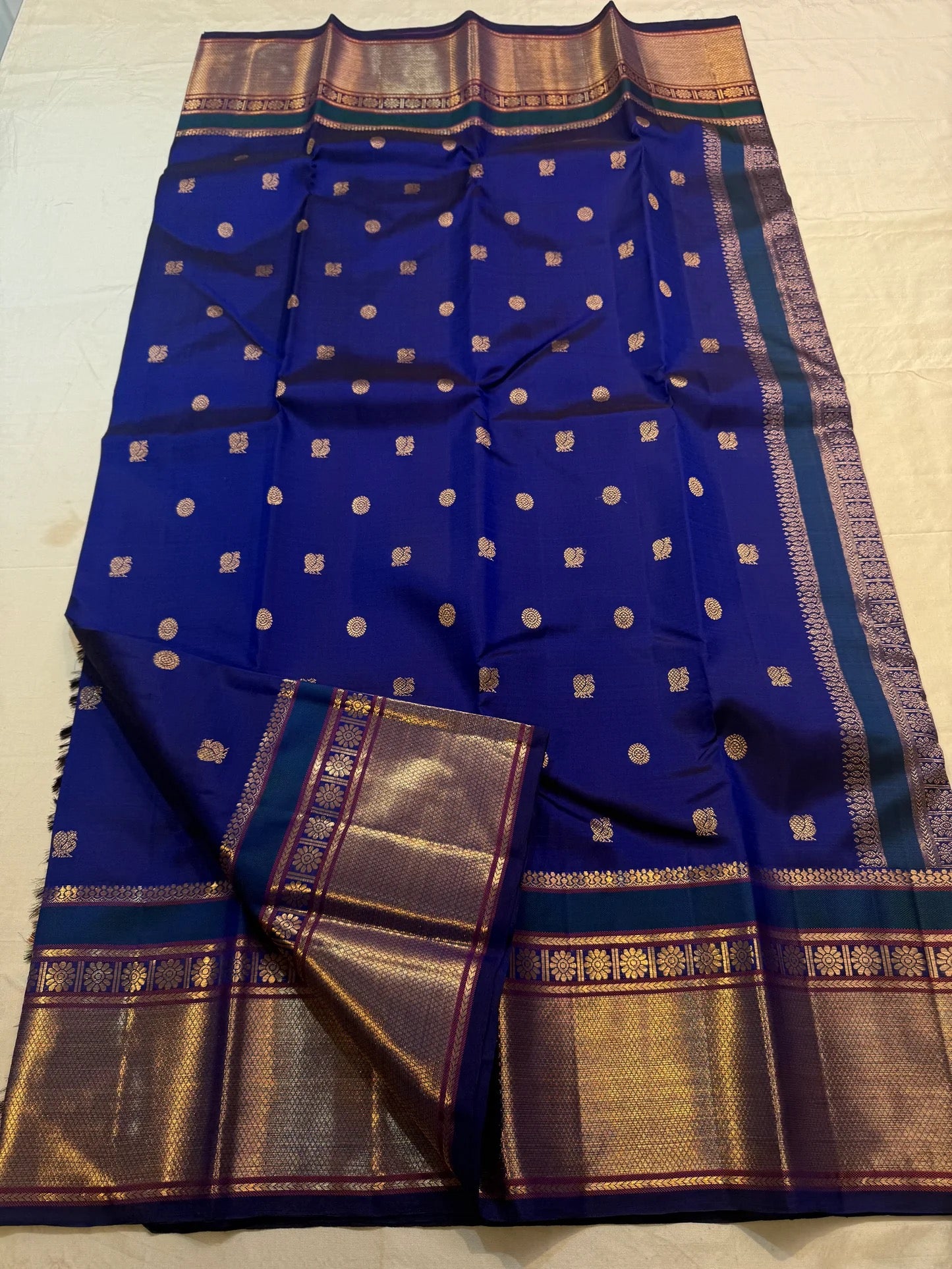 Royal Blue Handwoven Pure Silk Kanchipuram Saree with Mayil Chakram Butta Motifs