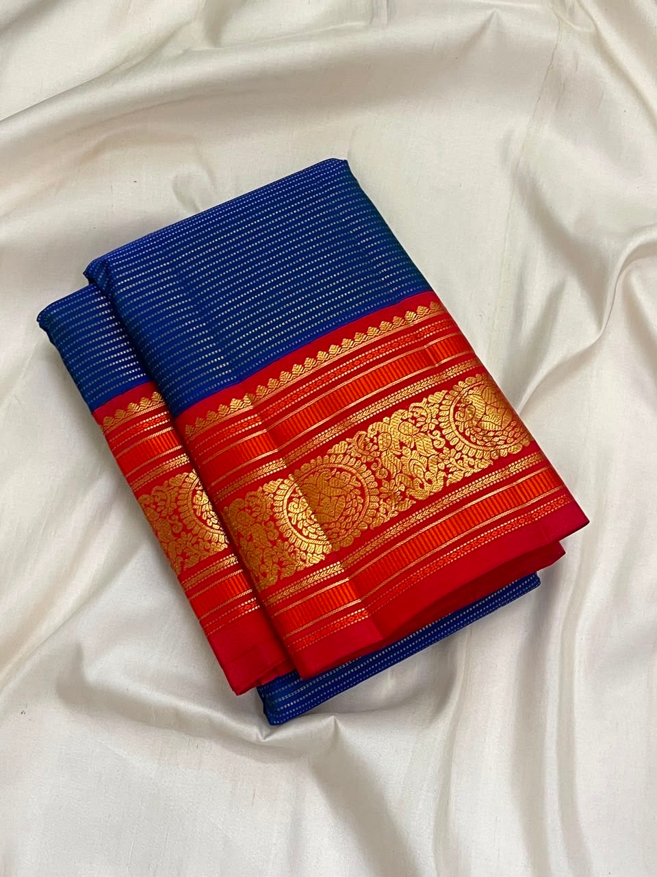 Royal Sapphire Blue Pure Silk Kanjeevaram Vairaoosi Saree - grand pallu detail