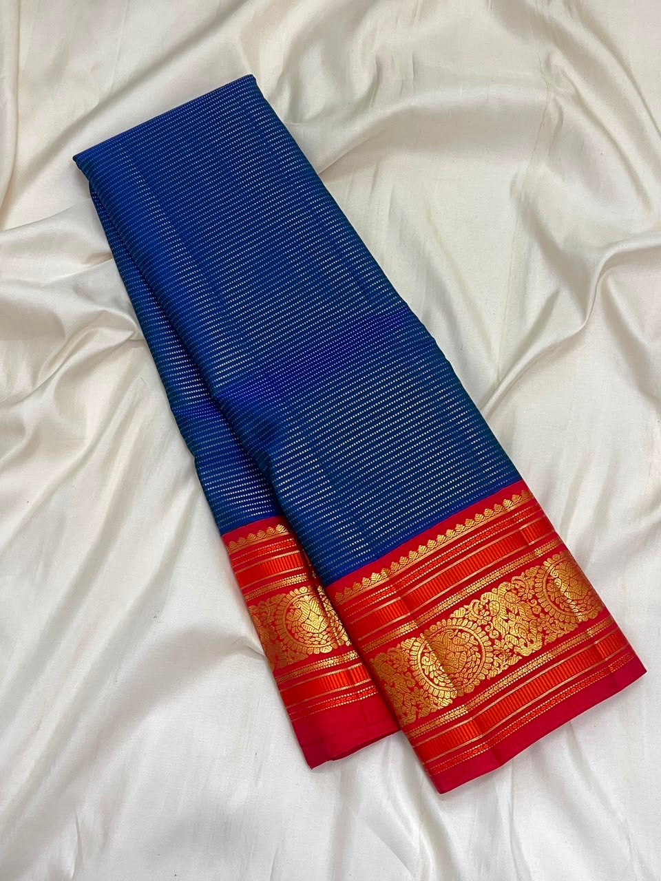 Royal Sapphire Blue Pure Silk Kanjeevaram Vairaoosi Saree - vermilion red heritage border detail