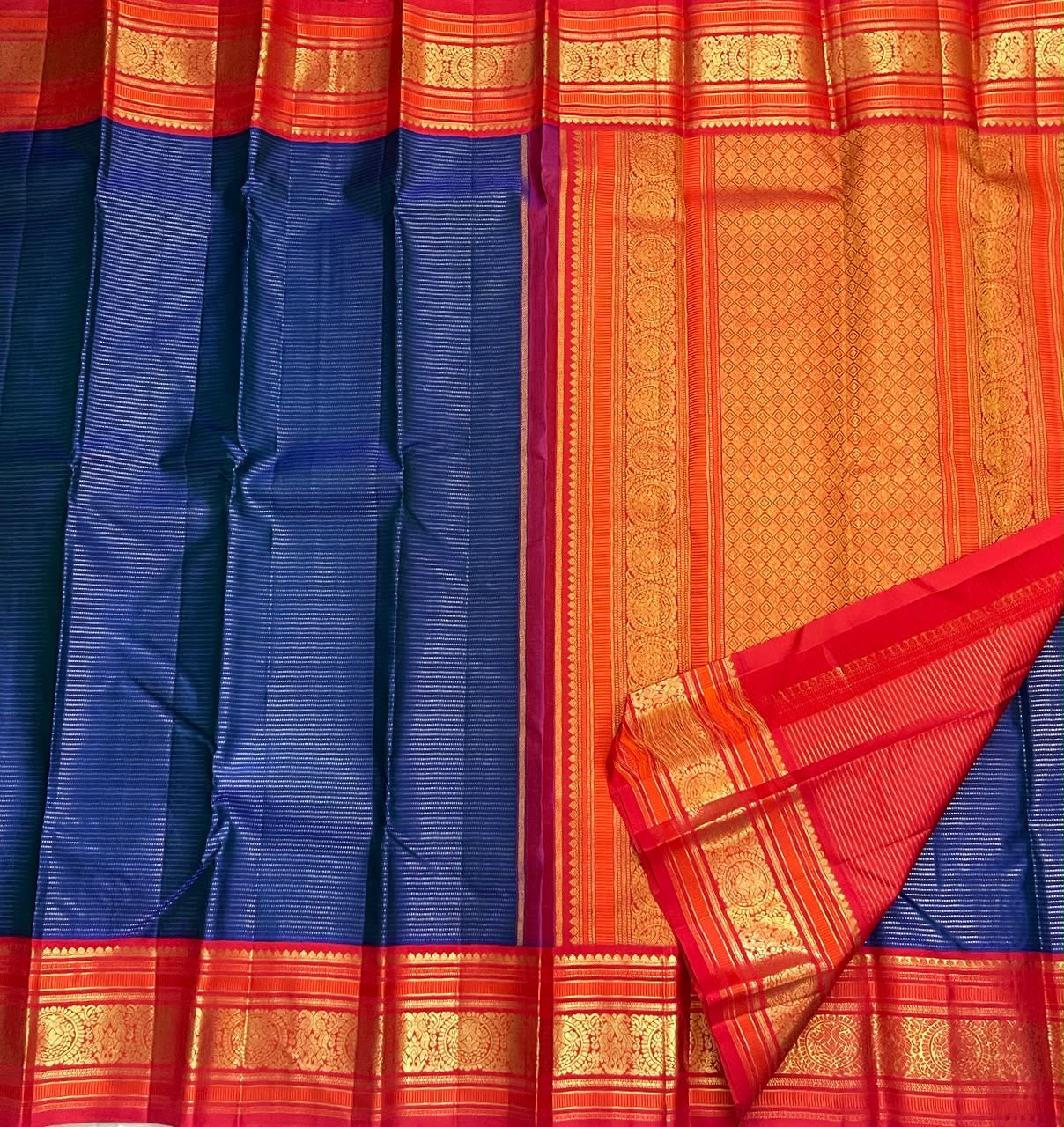 Royal Sapphire Blue Pure Silk Kanjeevaram Vairaoosi Saree - Vairaoosi weave close-up