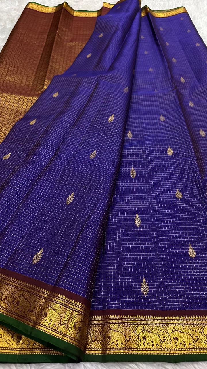 Royal Violet Zari Kattam Kanchipuram saree with Maroon Brown Pettu