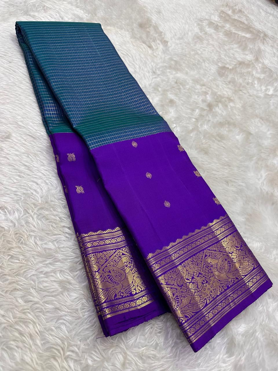 Kanchipattu silk saree in sapphire blue with orchid purple border Double Korvai weave traditional zari detail