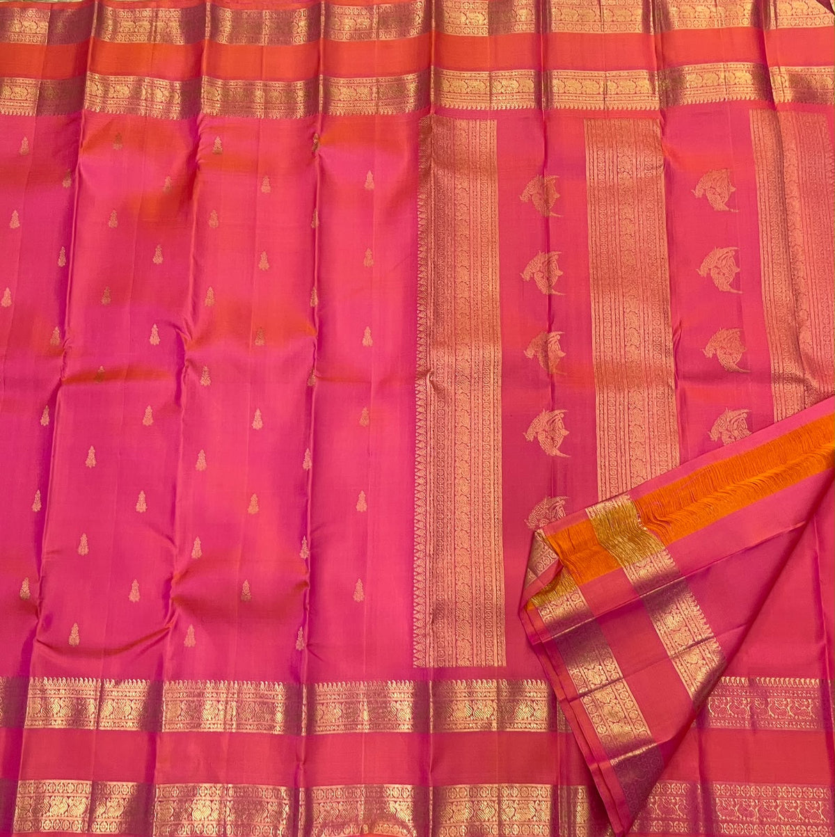 Radiant Orange Pink Shot Colour Handwoven Pure Silk Kanjeevaram Rettapet Saree with Gold Zari Border
