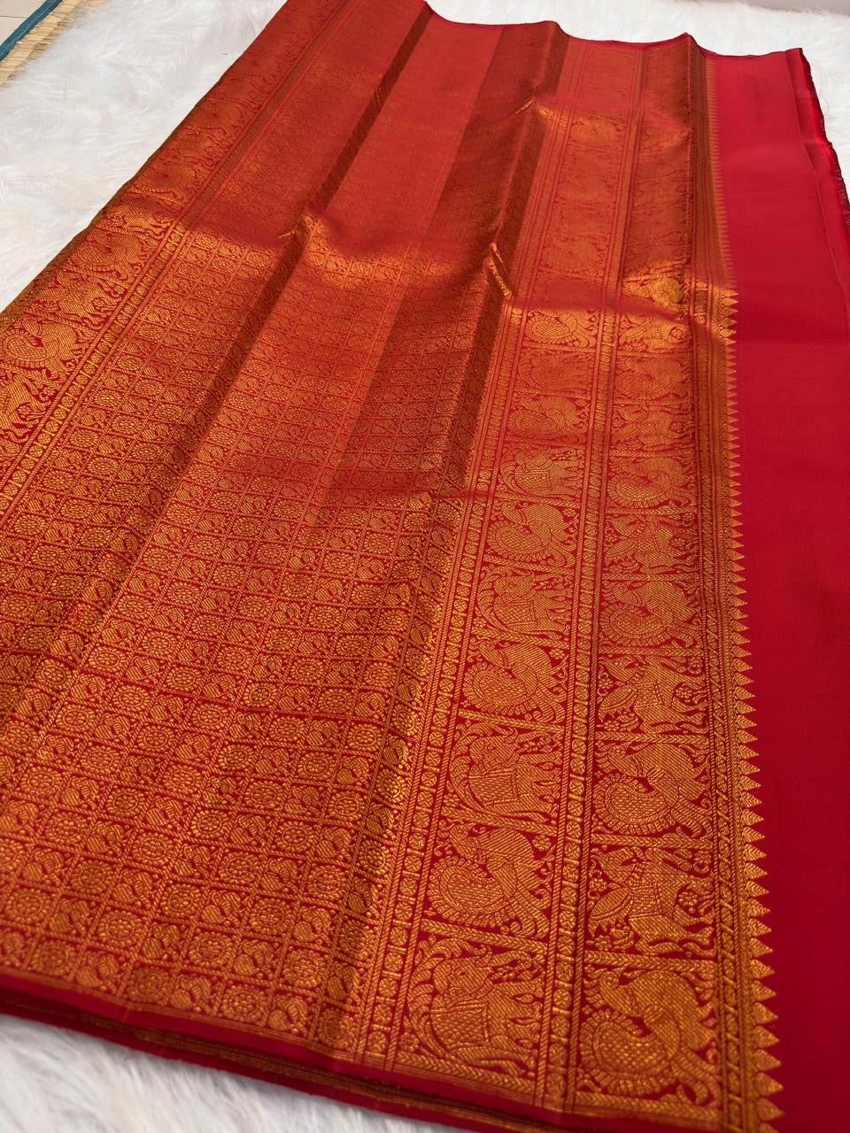 Silk Mark certified ruby red pure silk Kanjipuram saree