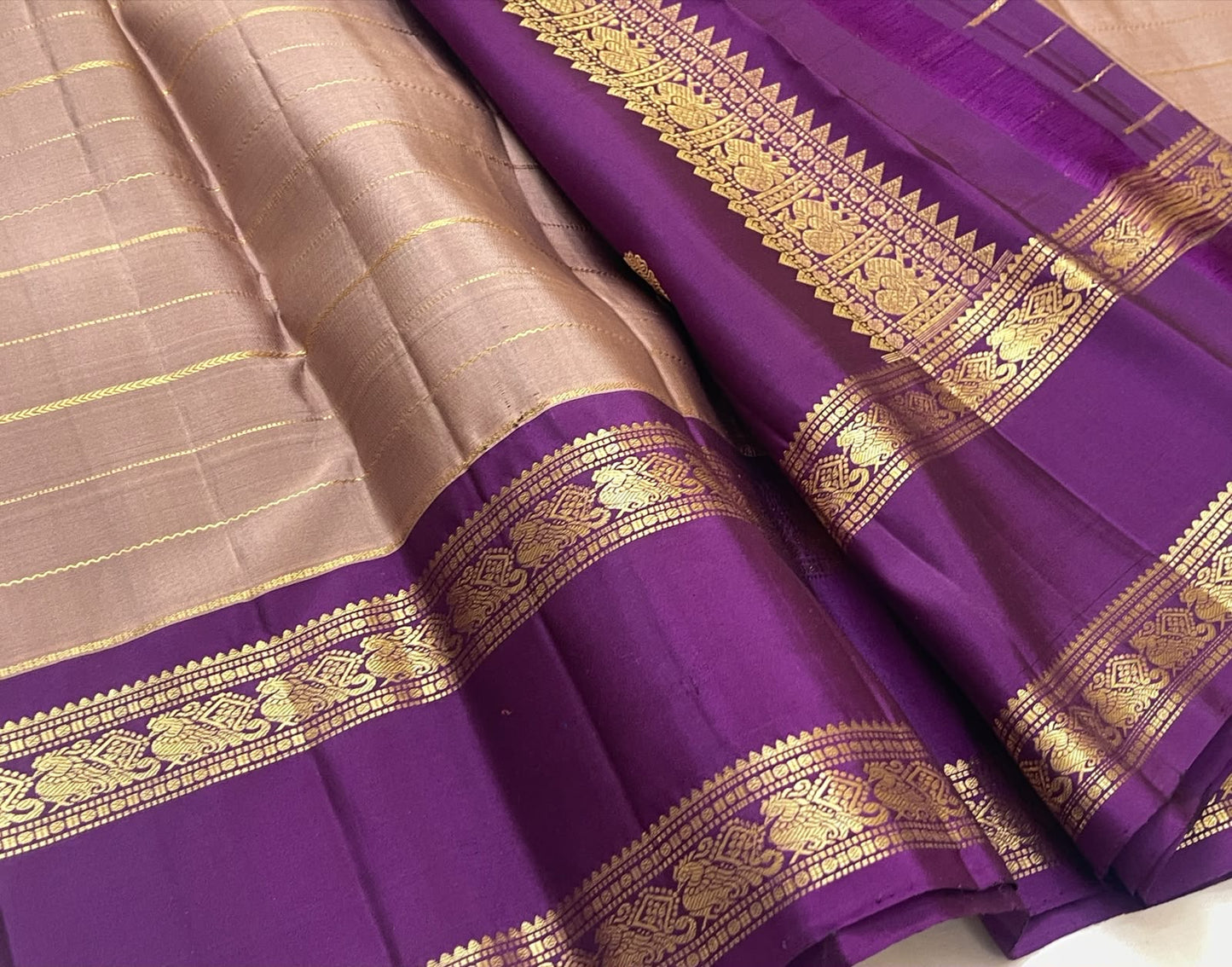 Taupe Pure Silk KanchiPattu Veldhari Saree - body detail
