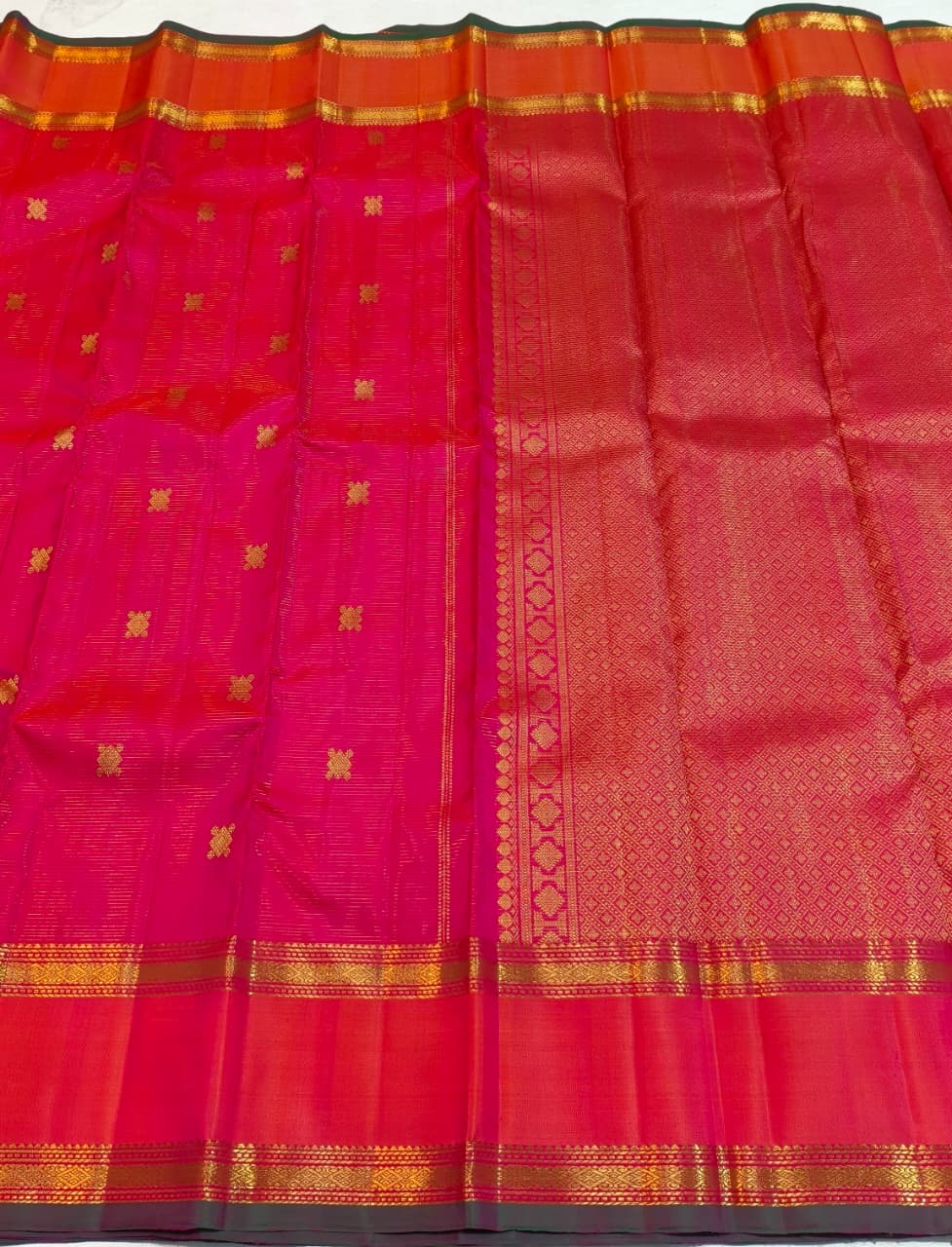 Raspberry Pink Handwoven Pure Silk Kanchipuram Rettapet Saree with Orange Double Border — handwoven pallu detail