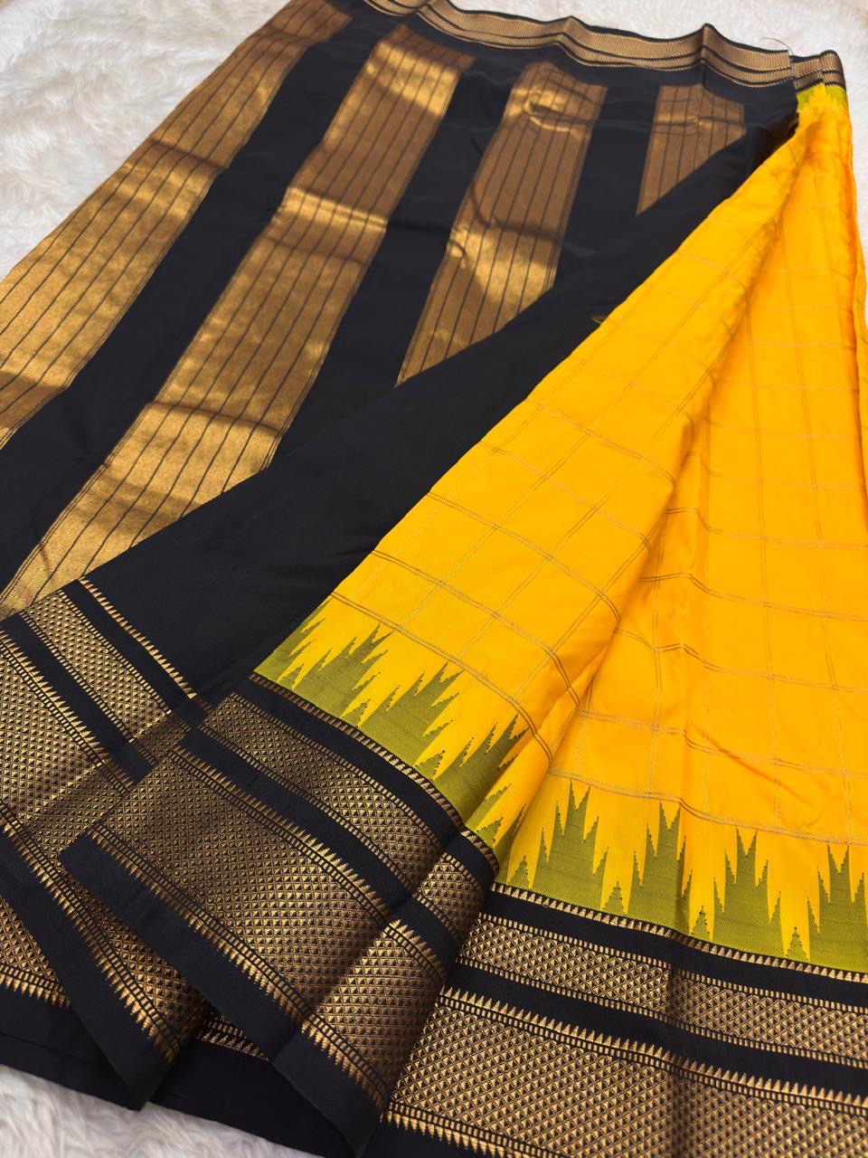 Pure Arani silk saree with Thazampoo Reku temple-edge border