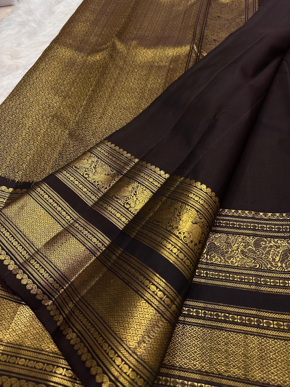 Aubergine Handwoven Pure Silk Kanjivaram Saree with Rettapet Contrast Green Border