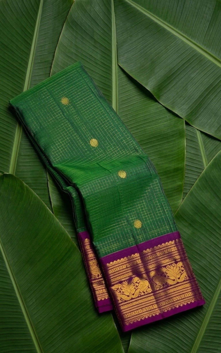 Forest green and magenta zari kattam KanchiPattu silk saree with kamalam butta and vanasringaram pallu — Idam Living
