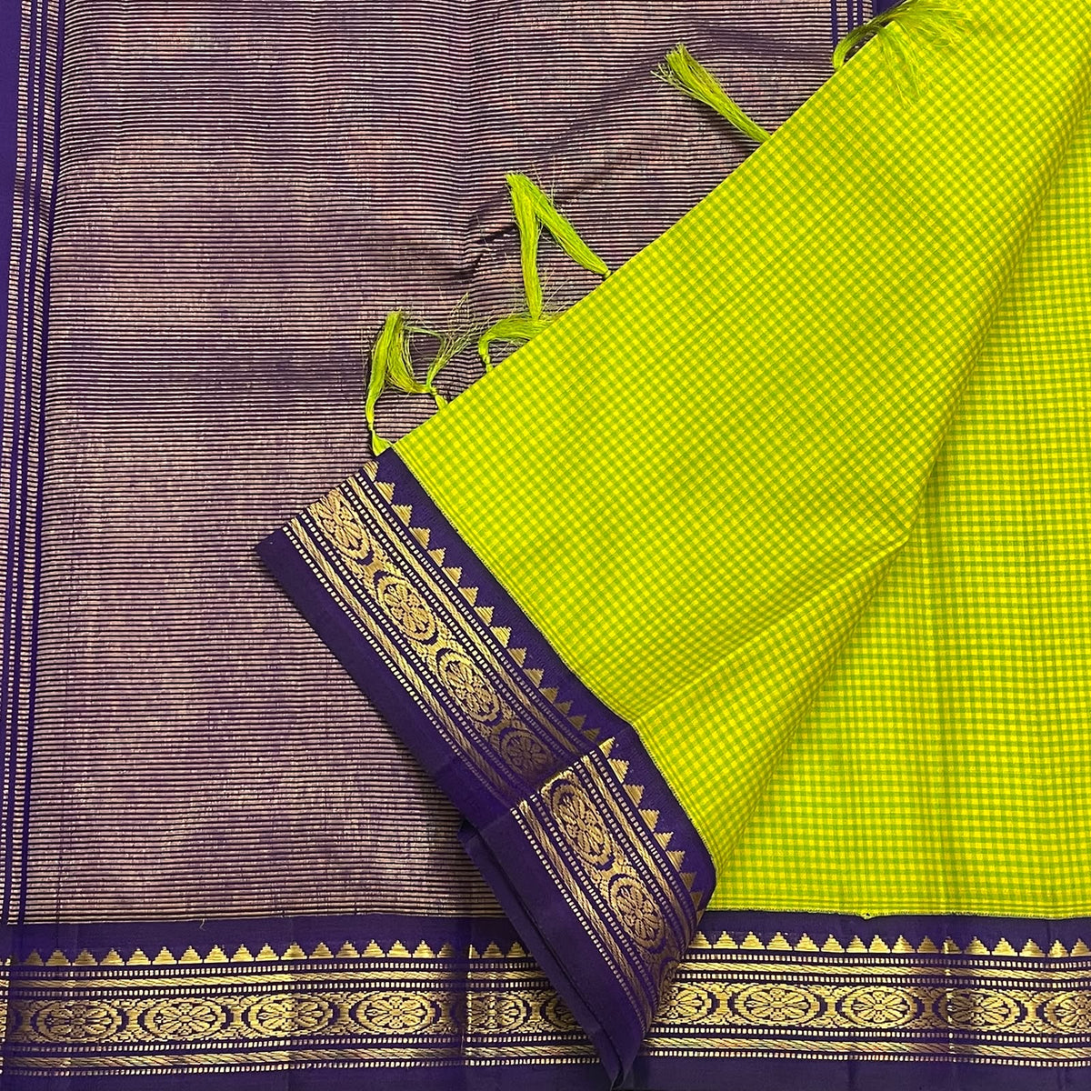 Kathiripoo purple zari border with linked floral medallions and fine geometric rows