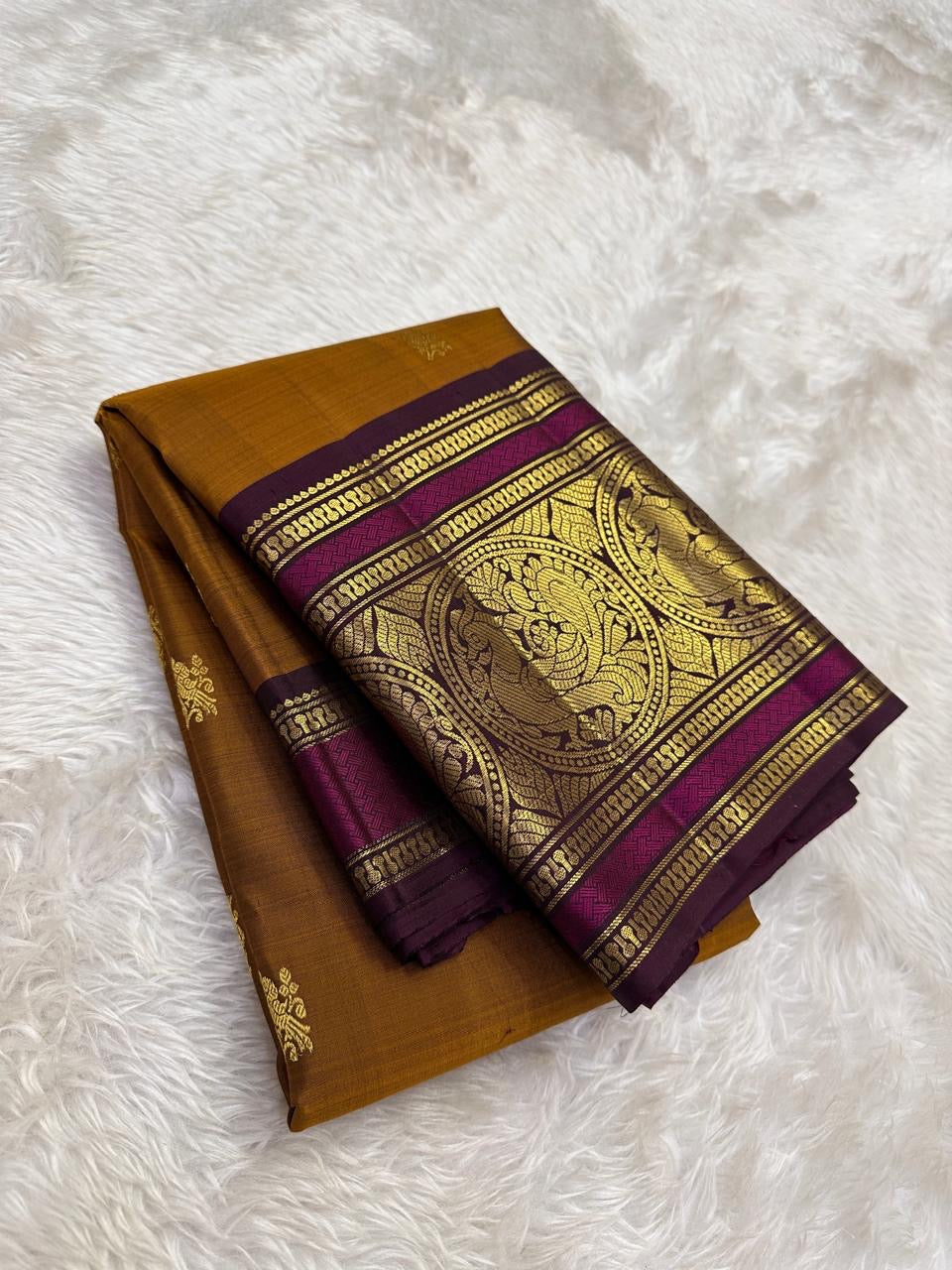 Traditional zari woven gold Kanchipuram silk saree with ornate pallu – Idam Living