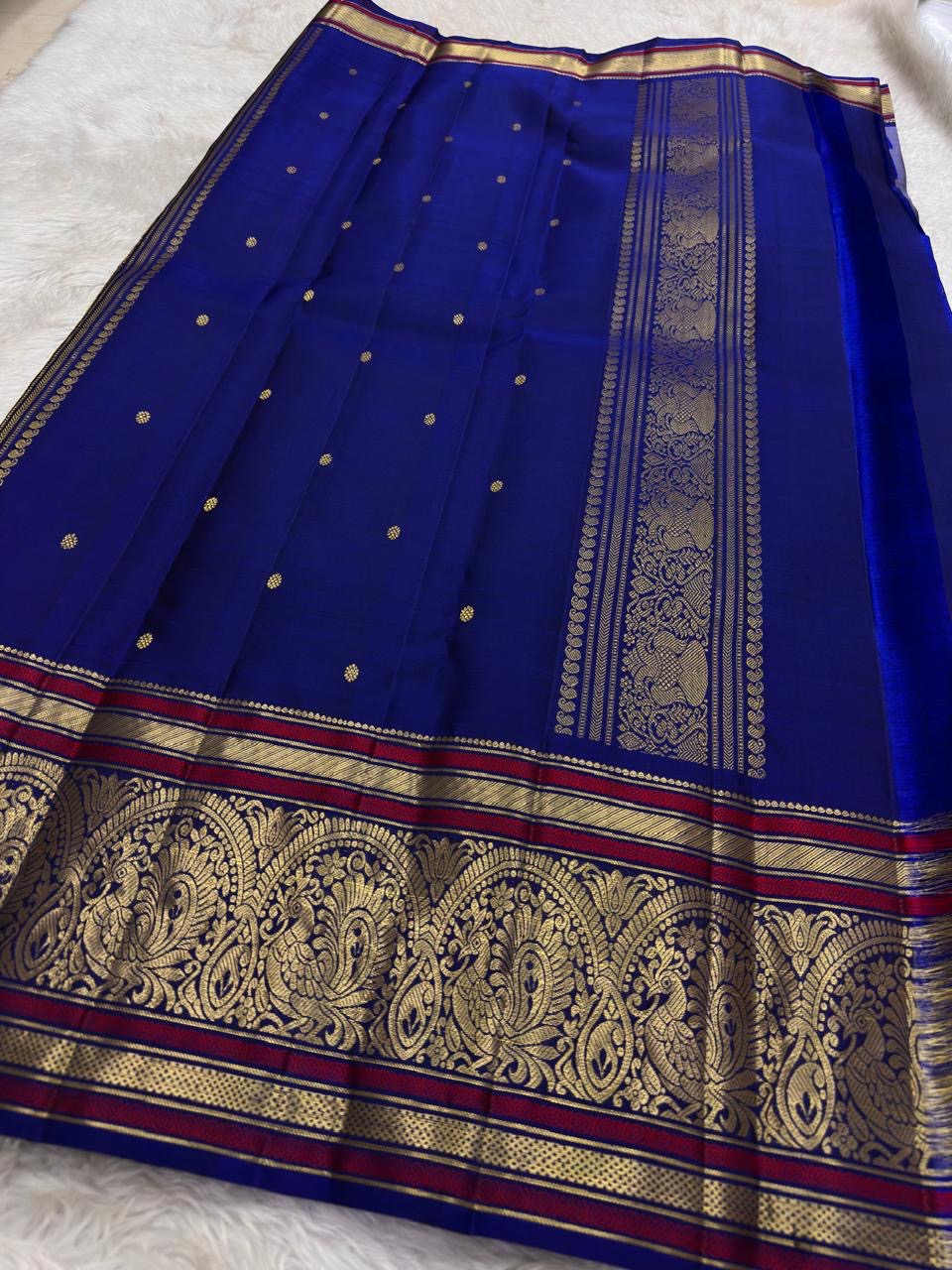 Traditional zari woven pink Kanchipuram silk saree with ornate pallu – Idam Living