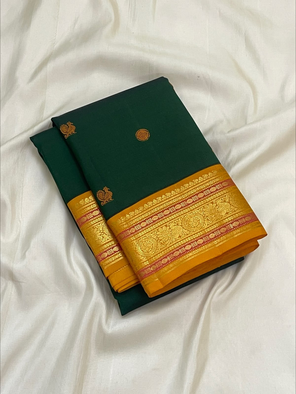 Deep Emerald Green Handwoven Pure Silk Kanjivaram Pattupet Saree with Turmeric Gold Border