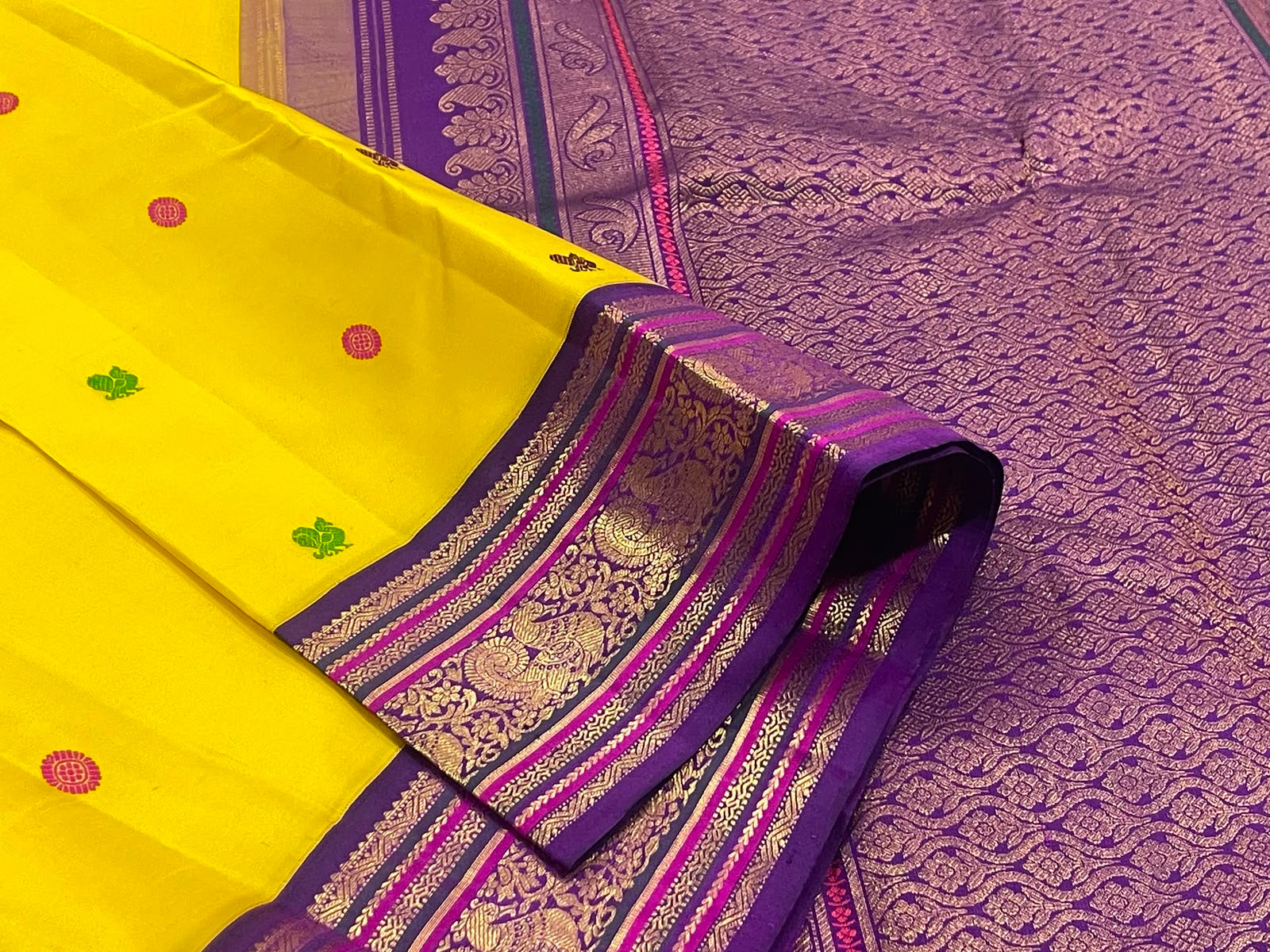 Turmeric Yellow pure silk Kanchipuram saree — butta detail