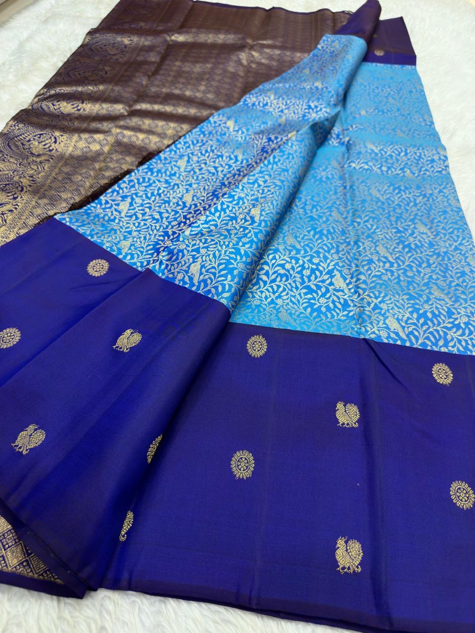 Vanasringaram handwoven Kanchipuram silk saree in royal ink blue – close-up detail