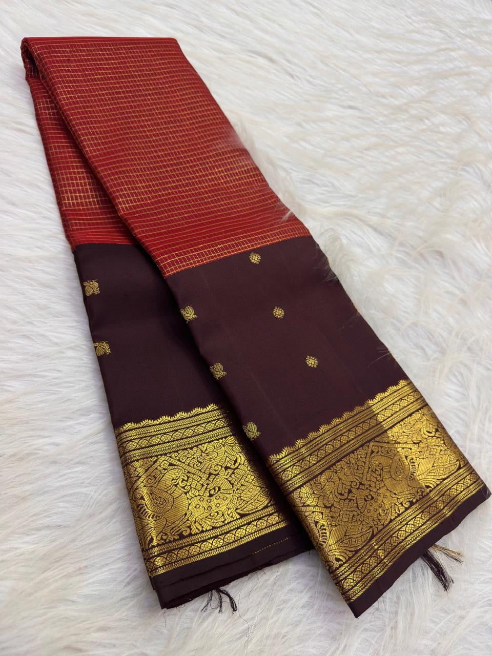 Vermilion red handwoven pure silk Kanjipuram Zari Kattam saree – full saree view