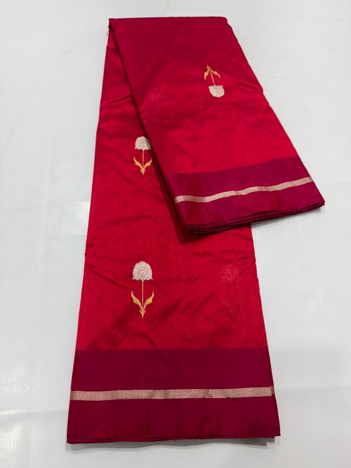 Sweet chilli red Pattu Silk Chanderi handloom saree, full saree view