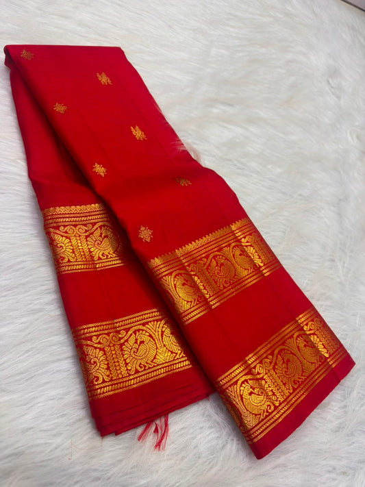 Vermilion red Rettapet KanchiPattu saree with Yazhi border, close-up