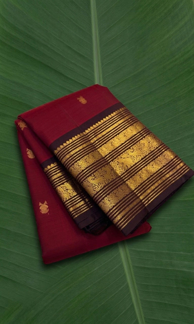 Vermillion red korvai Kanjivaram silk saree with small zari butta and black border – Idam Living