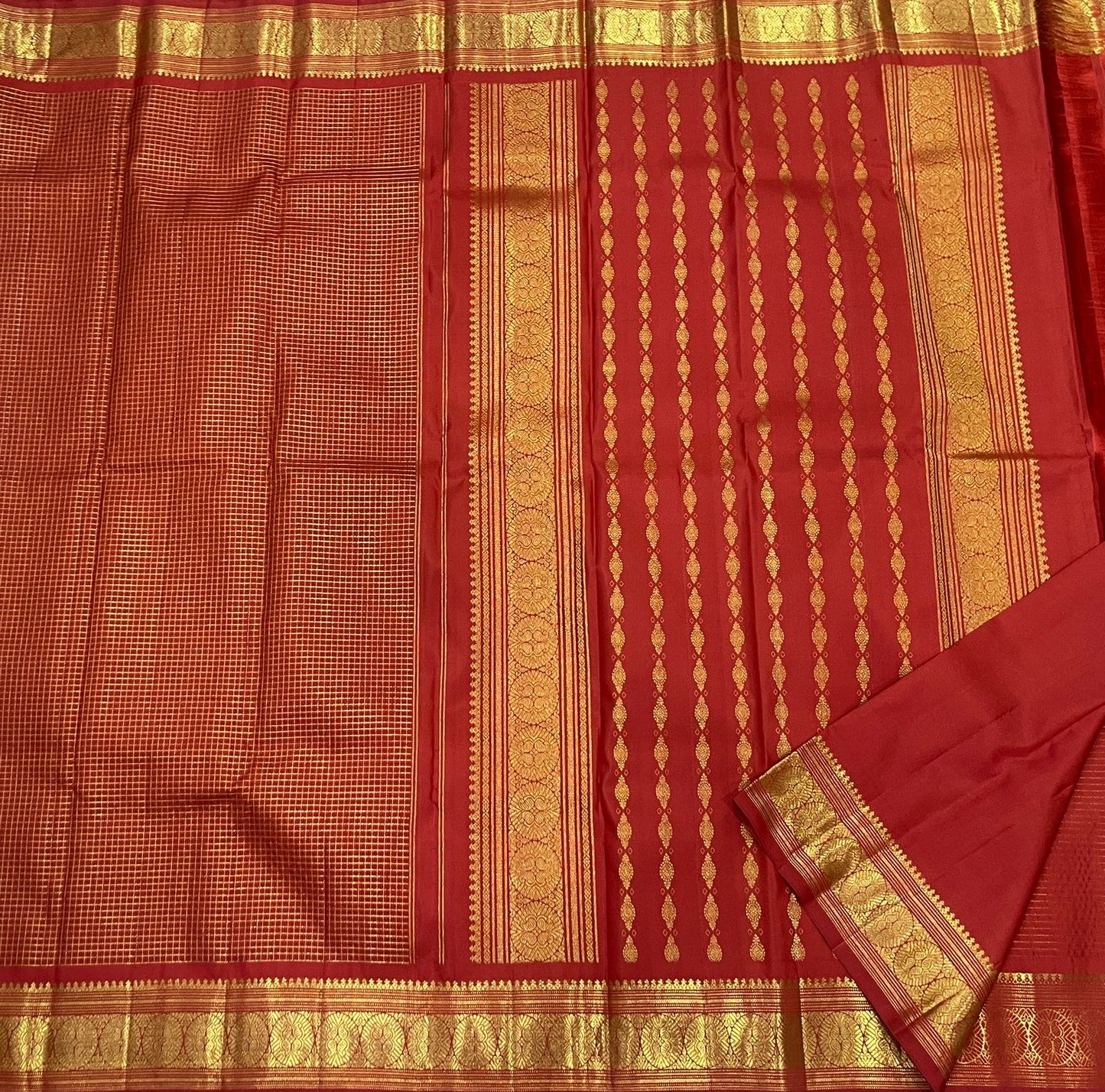 Vintage 2gm Purity Zari Kanchipuram saree in deep Vermilion Red.
