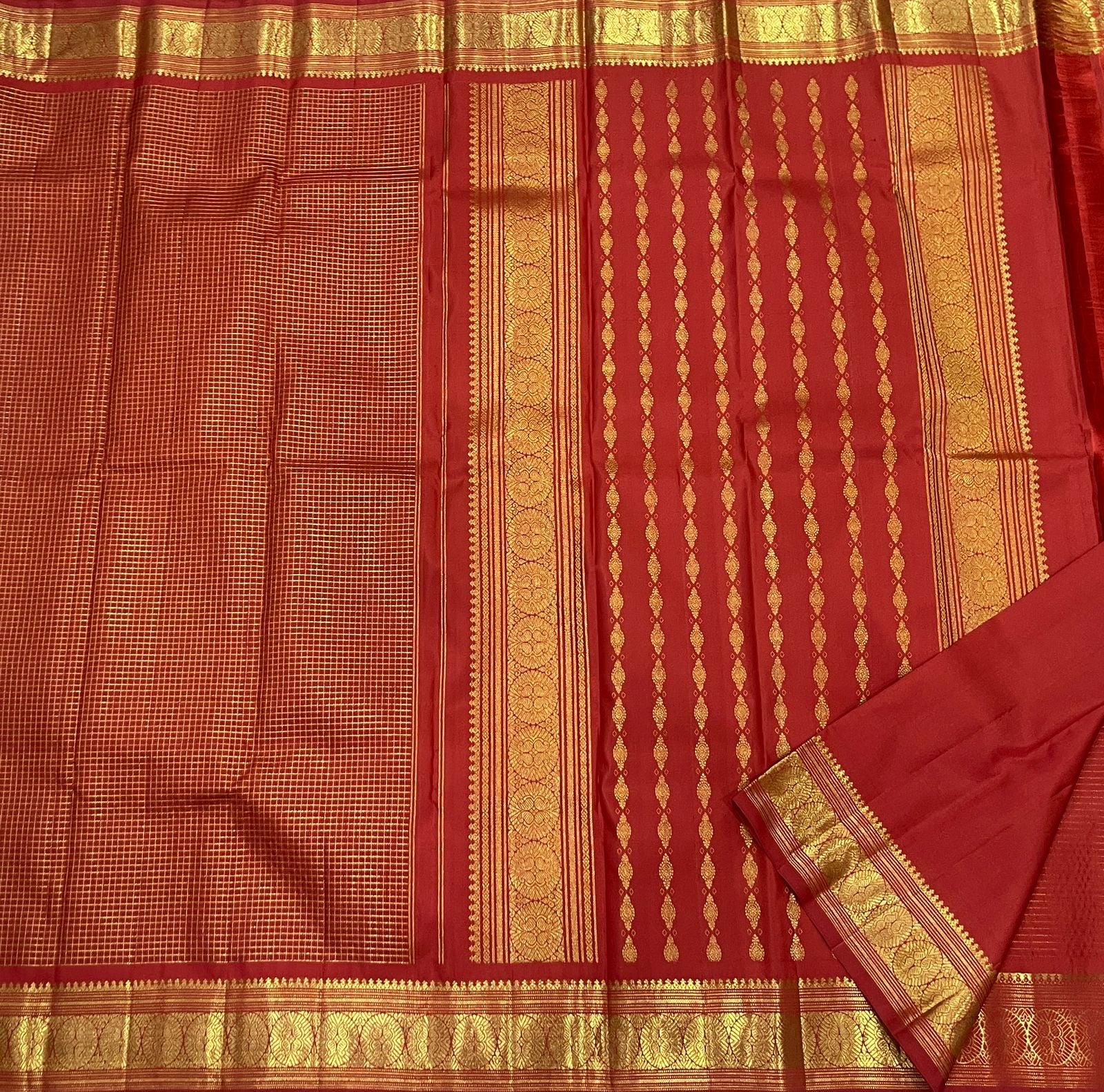 Vintage 2gm Purity Zari Kanchipuram saree in deep Vermilion Red.
