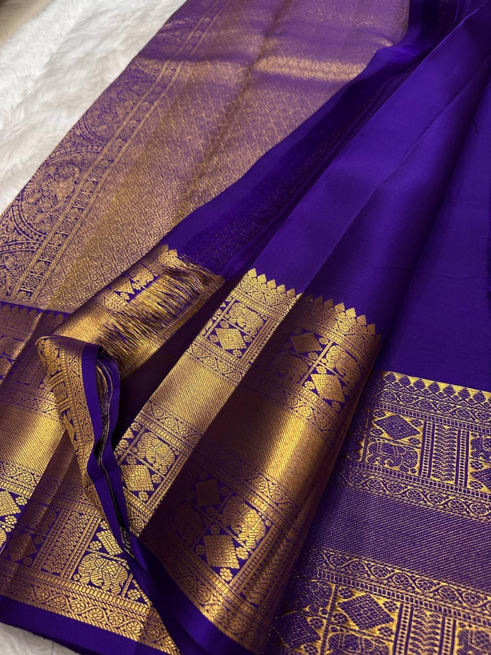 Violet kanchipuram butta temple gold border – Idam Living Pure Silk Kanchipuram saree