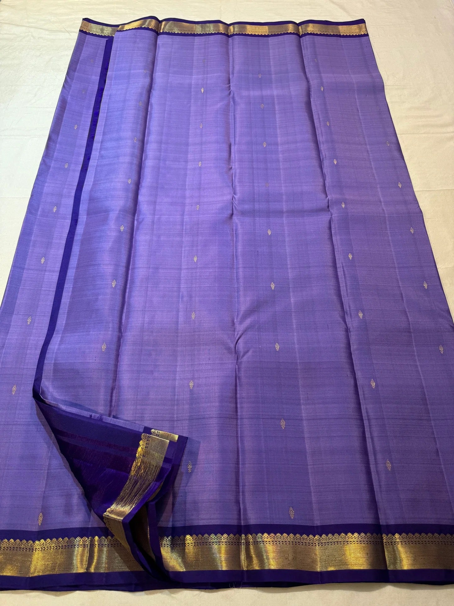 Lavender Violet Handwoven Pure Silk Kanchipuram Korvai Saree with Petite Zari Border