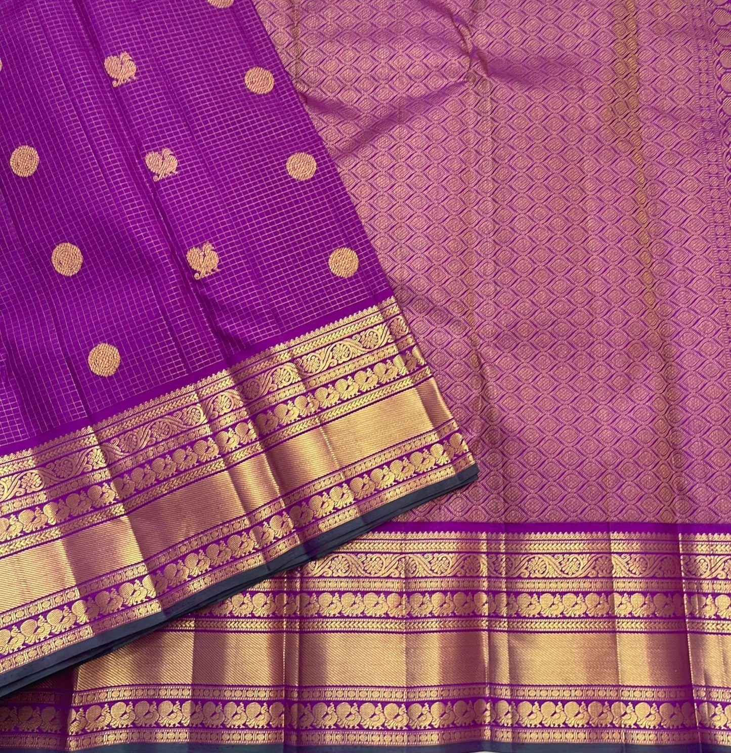 Violet Handwoven Pure Silk Kancheepuram Saree with Zari Kattam Body and Kamalam Butta Varisaipet Border