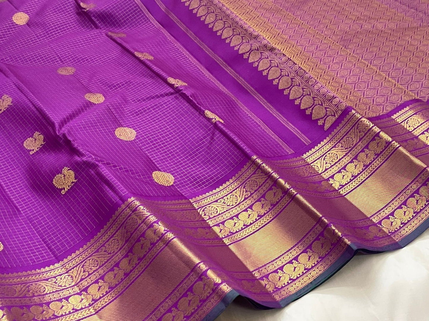 Violet Handwoven Pure Silk Kancheepuram Saree with Zari Kattam Body and Kamalam Butta Varisaipet Border