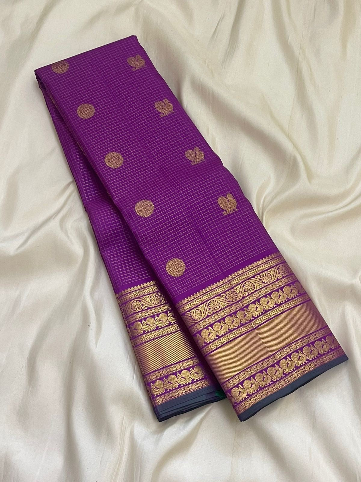 Violet Handwoven Pure Silk Kancheepuram Saree with Zari Kattam Body and Kamalam Butta Varisaipet Border