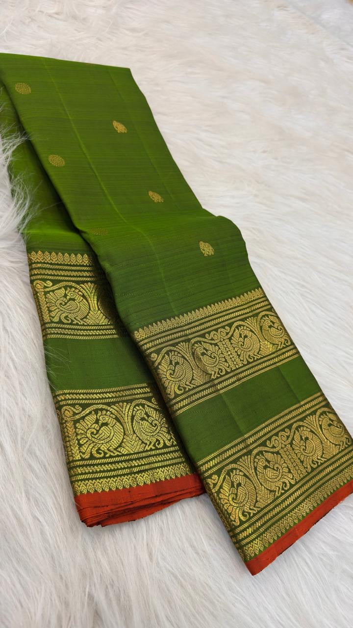 Vivid Leaf Green Handwoven Pure Silk Kanchipuram Saree with Rettapet Mayil Zari Border