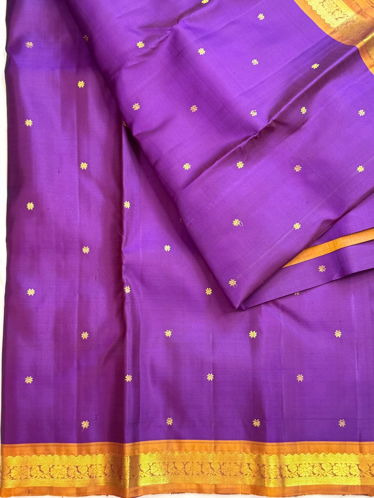 Vivid violet Pure Silk Kanjeevaram Butta saree with copper gold zari border, detail view 2