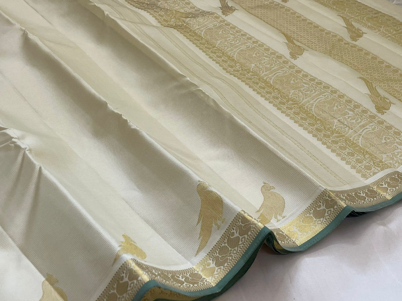 Warm Ivory Kanjipuram silk saree, body weave texture close-up — Idam Living