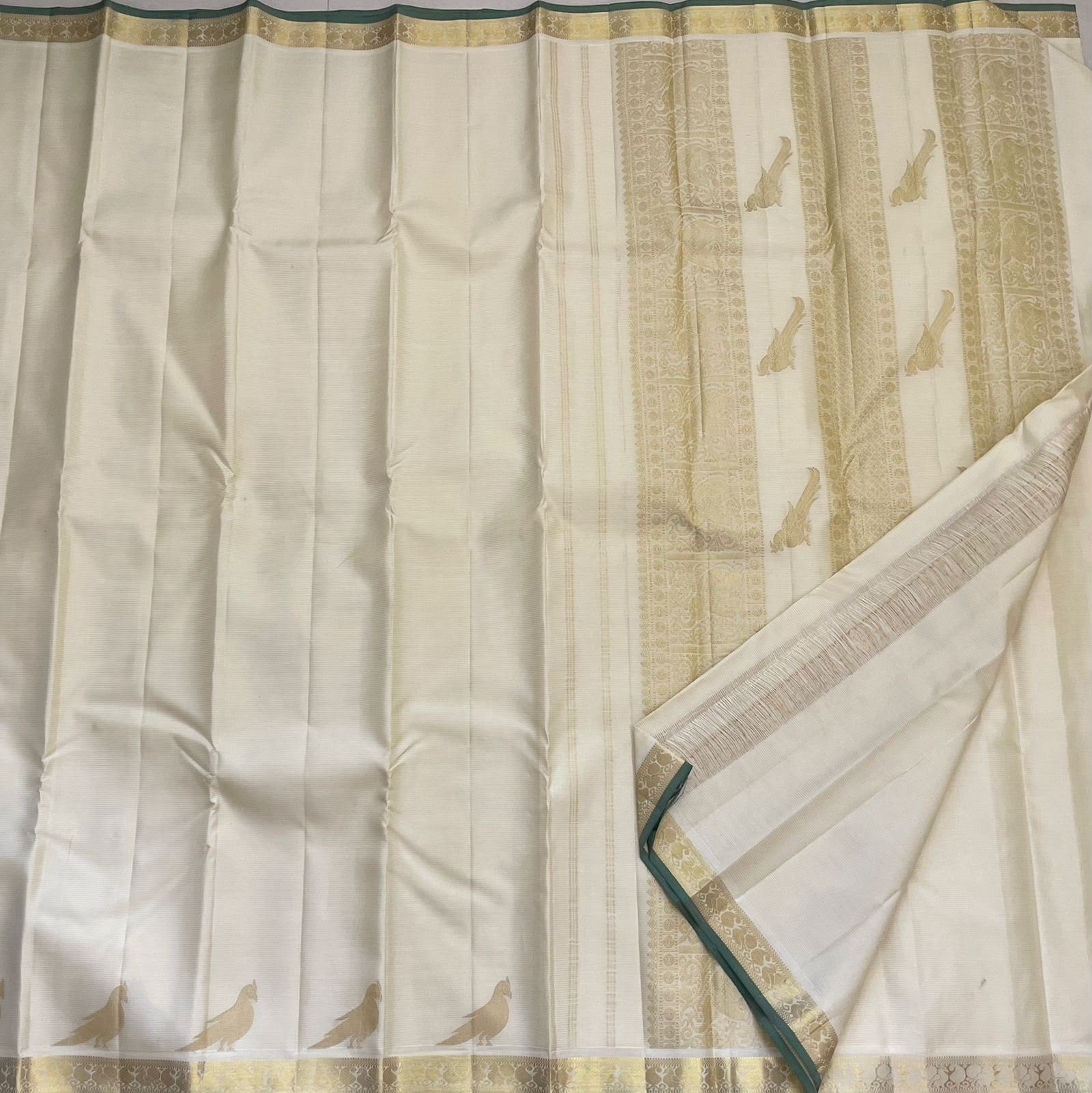 Warm Ivory Kanjipuram silk saree, border close-up detail — Idam Living