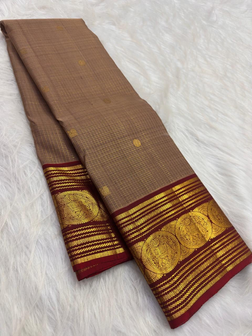 Warm Sand Beige Pure Silk KanchiPattu Zari Kattam Saree - body detail