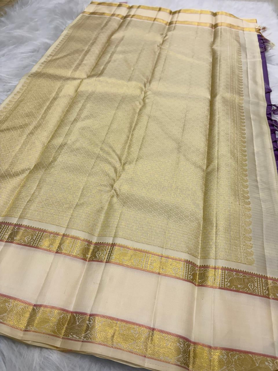 Wisteria Handwoven Pure Silk Kanjeevaram Saree with Ivory Zari Kattam Rettapet Border